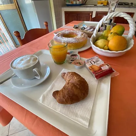 Villa Silvia Bed & Breakfast * Santa Domenica